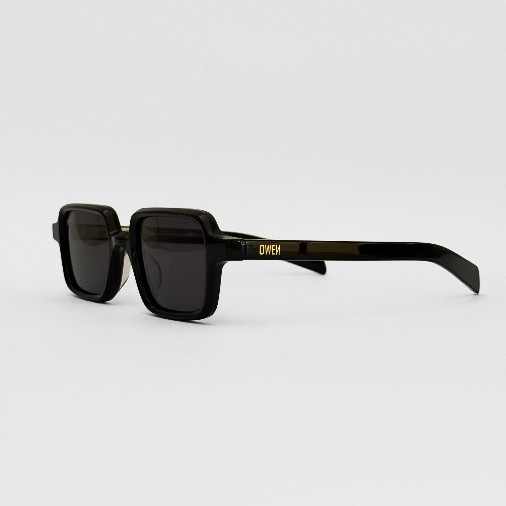 gafas de sol MARBUL Owen negras rectangulares look outfit verano certificadas UV400 CE